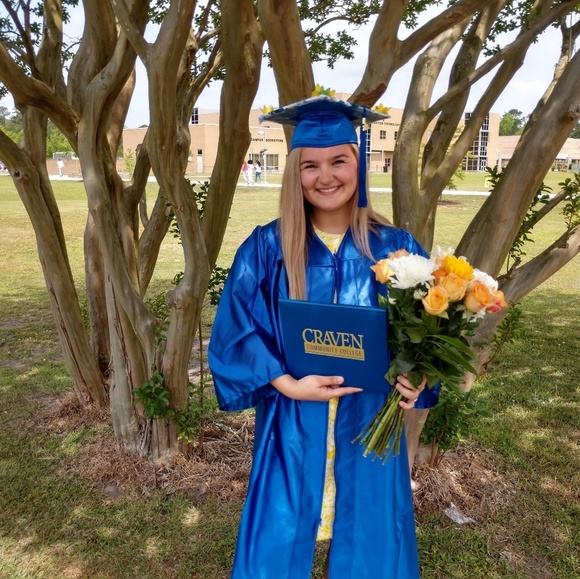 Meet your Posher, Olivia - Picture 6 of 7